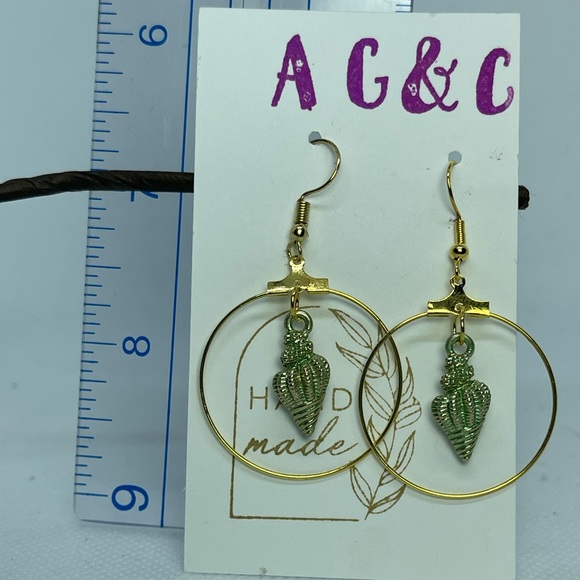 Foam green seashell hoops - Picture 6 of 6
